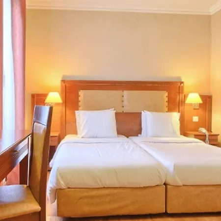 121 Hotel Paris