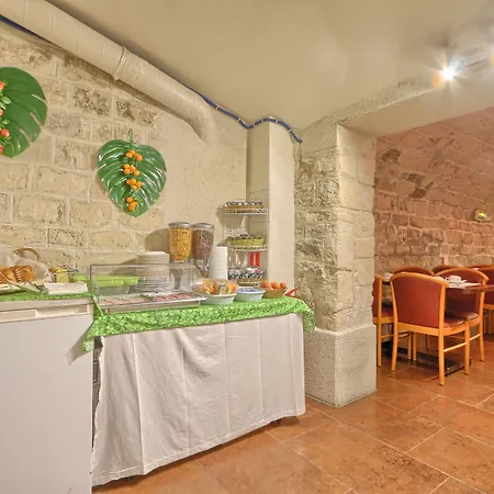 121 Hotel Parigi