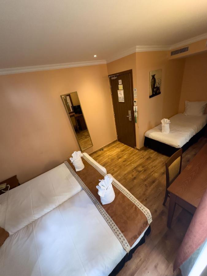 Hotel 121 Parigi